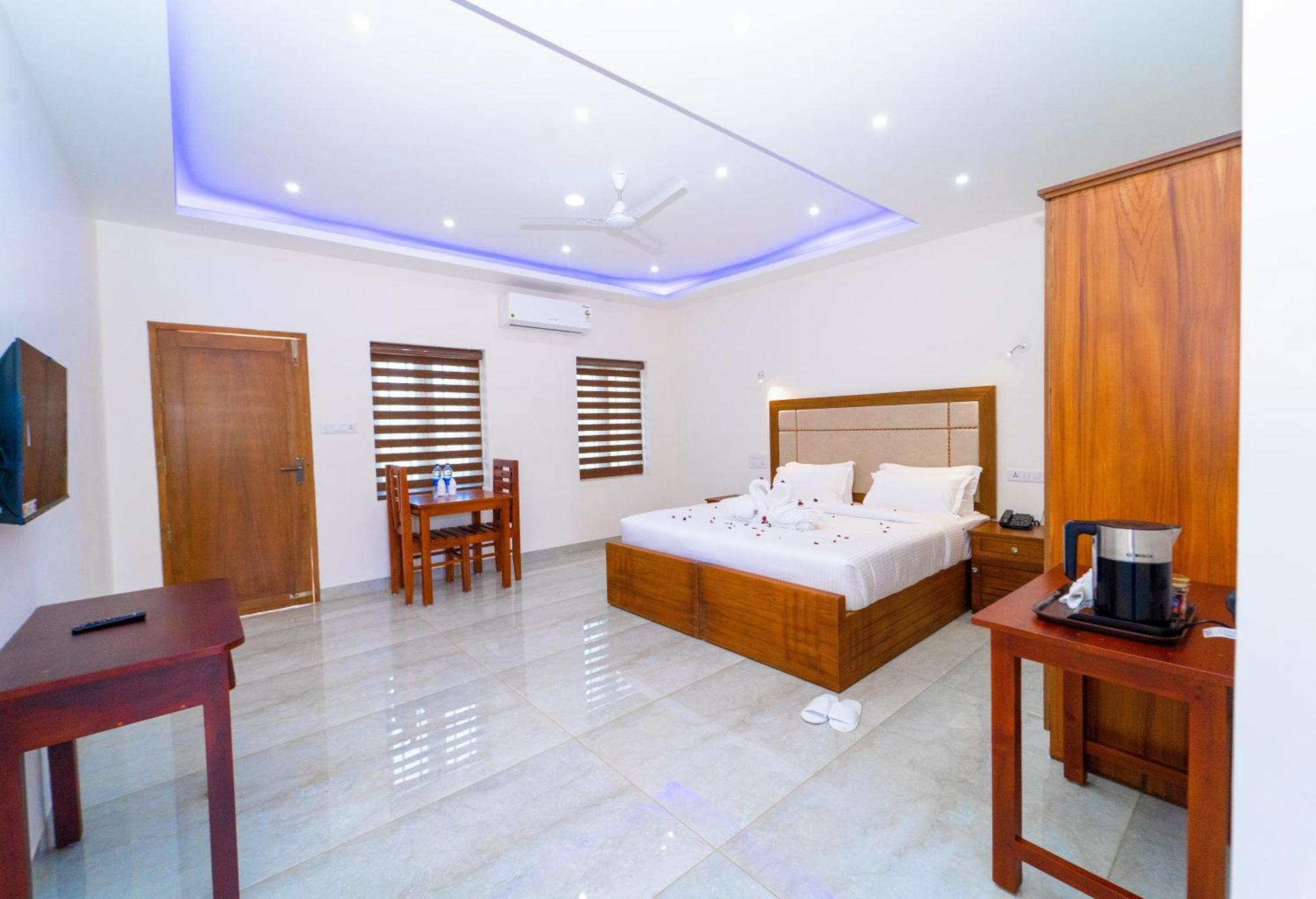 Skylar Seaview Beach Resort & Ayurveda バルカラ エクステリア 写真